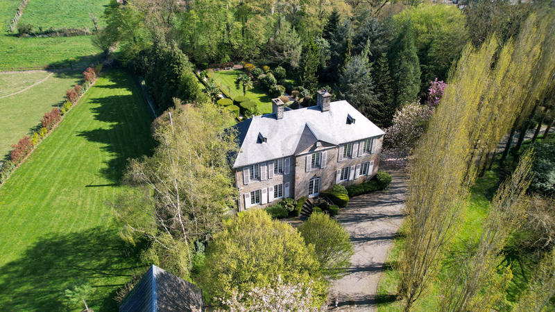 Manoir - 245 m² - 8 pièces