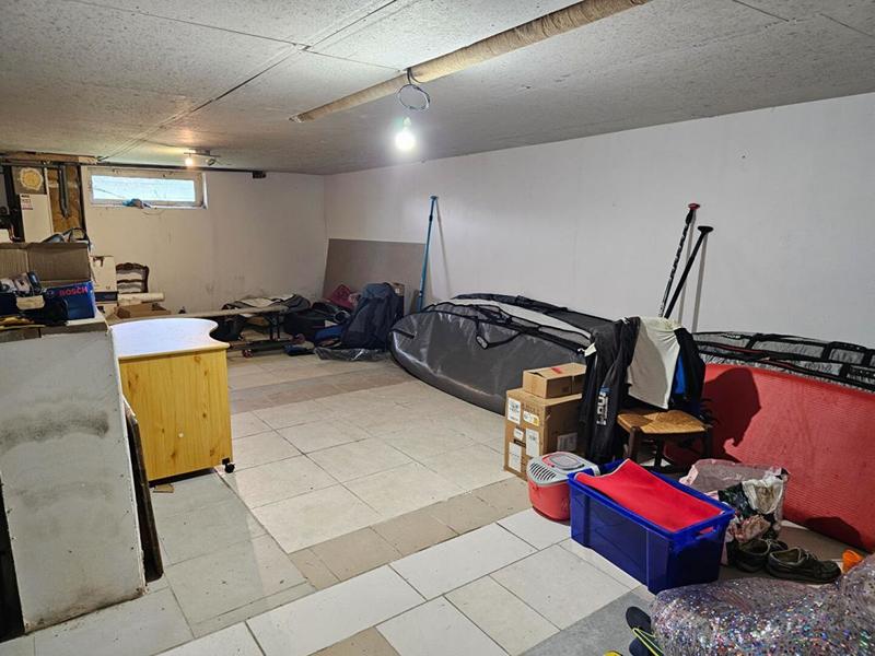 Maison - 202 m² - 9 pièces