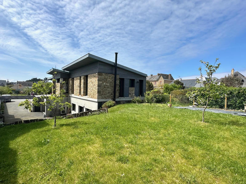 Maison - 250 m² - 7 pièces