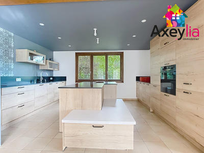 Maison - 165 m² - 6 pièces