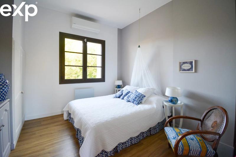 Maison - 300 m² - 9 pièces