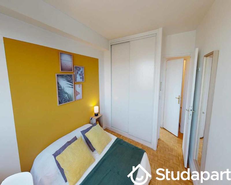 Chambre - 90 m² - 1 pièce