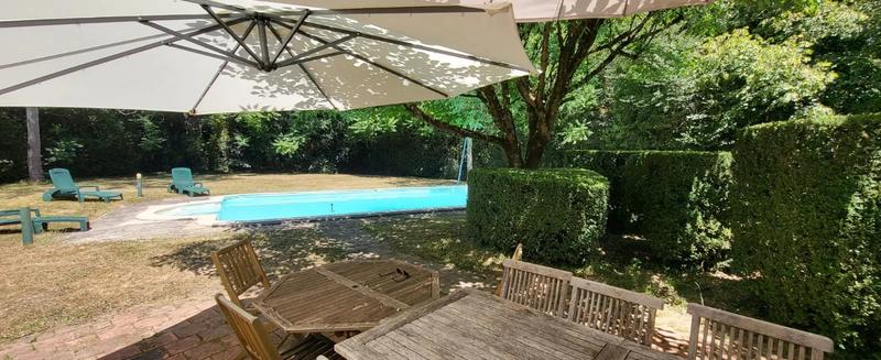 Propriété - 502 m² - 15 pièces