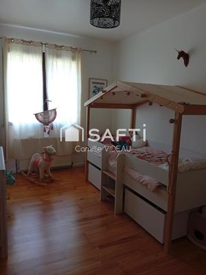 Maison - 196 m² - 5 pièces