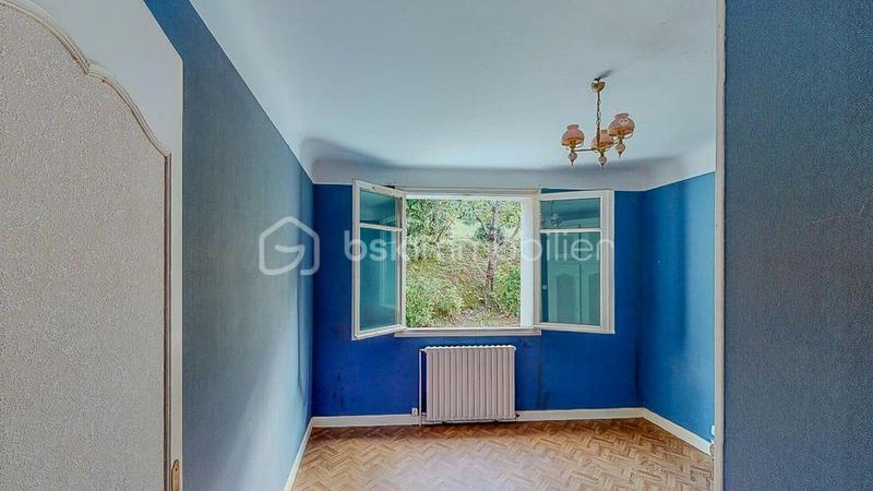 Maison - 240 m² - 10 pièces