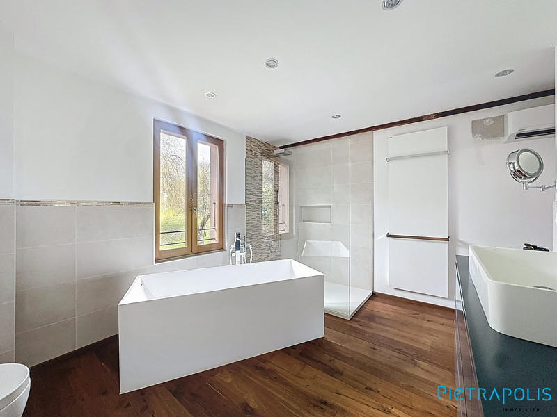 Maison ancienne - 210 m² - 6 pièces