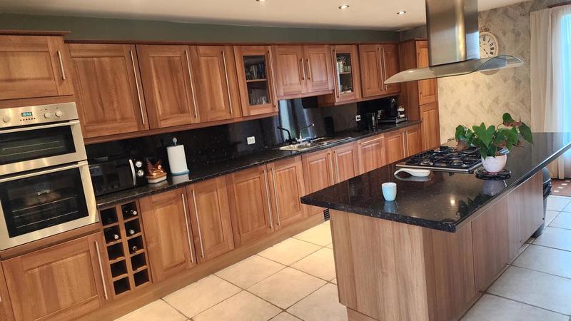 Maison - 180 m² - 7 pièces