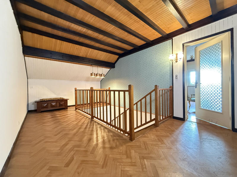 Maison traditionnelle - 282 m² - 8 pièces