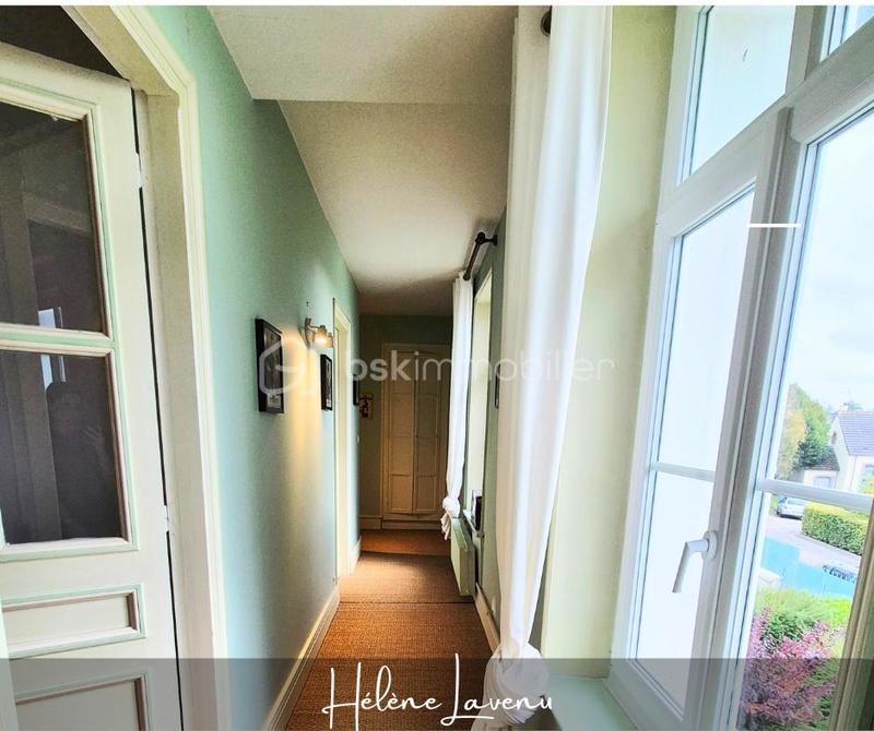 Propriété - 271 m² - 12 pièces