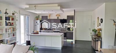 Maison - 96 m² - 5 pièces