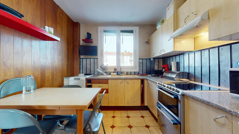 Appartement - 93 m² - 5 pièces