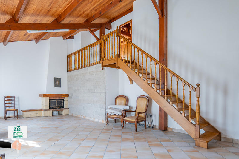 Maison - 238 m² - 10 pièces