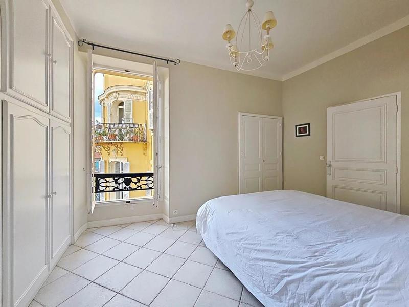 Appartement - 111 m² - 5 pièces