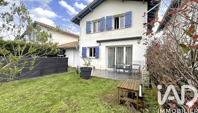 Maison - 90 m² - 4 pièces