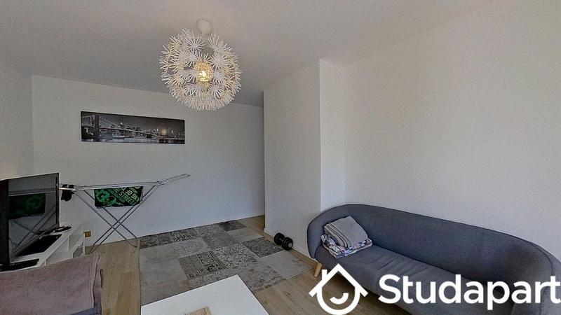 Chambre - 90 m² - 1 pièce