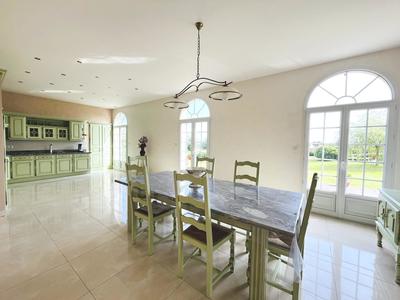 Villa - 290 m² - 5 pièces