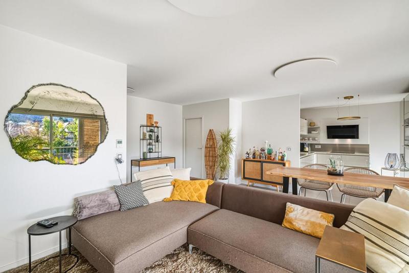 Appartement - 90 m² - 3 pièces