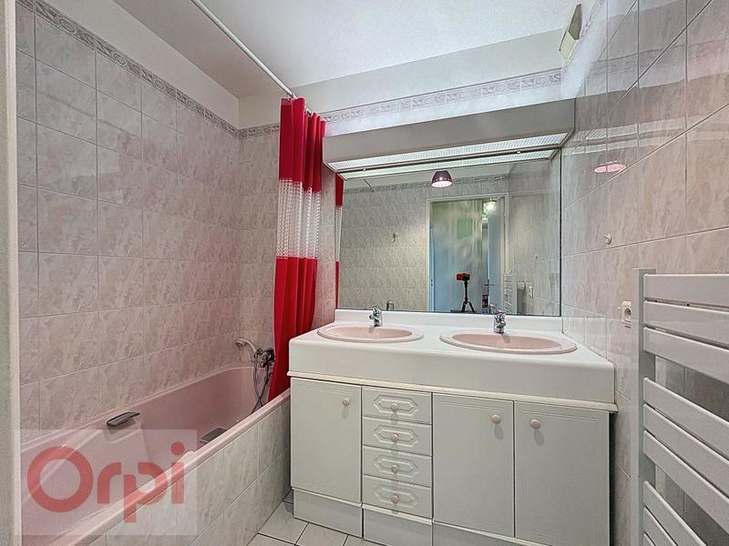 Appartement - 100 m² - 4 pièces