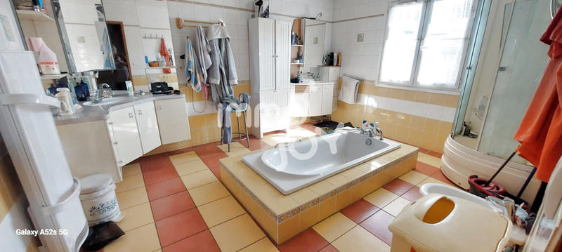 Maison - 170 m² - 6 pièces