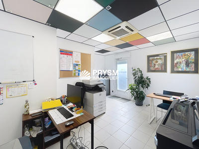 Local d'activités - 242 m²