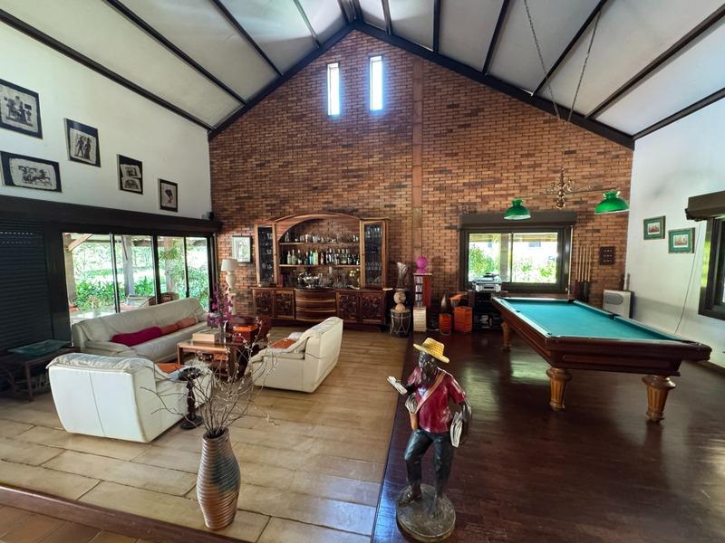 Maison - 233 m² - 6 pièces