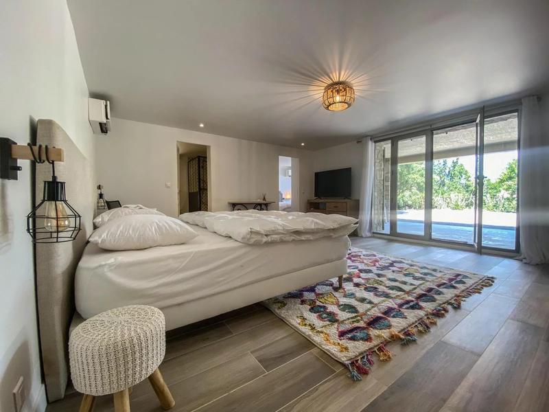 Maison - 220 m² - 6 pièces