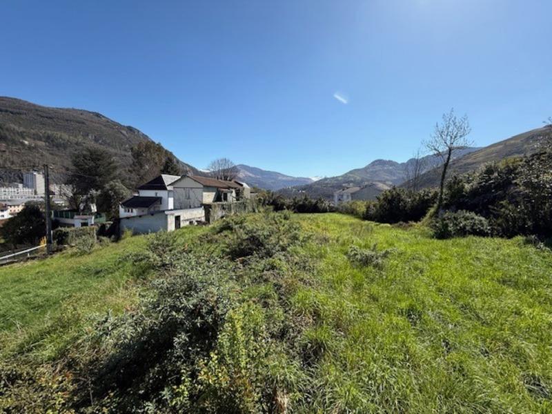Terrain constructible - 3 593 m²