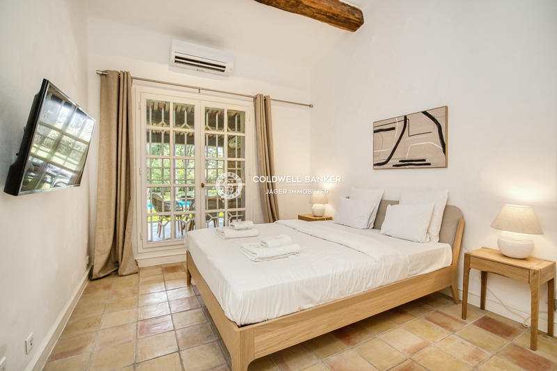 Villa - 200 m² - 6 pièces