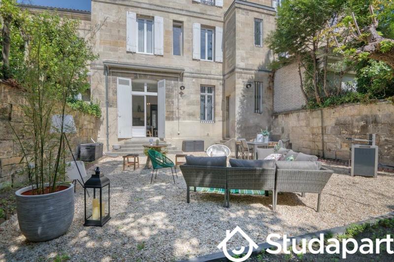 Chambre - 13 m² - 1 pièce