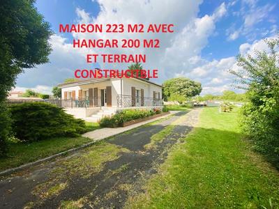 Maison - 223 m² - 6 pièces