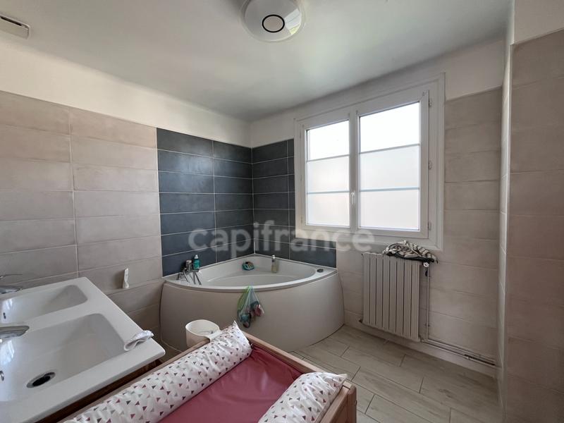 Maison - 135 m² - 6 pièces