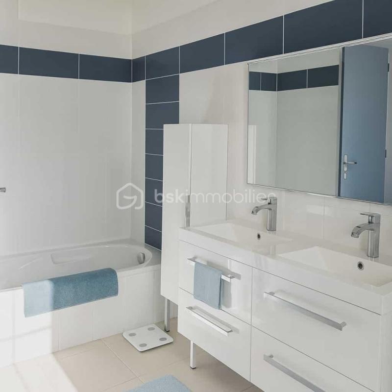 Maison - 205 m² - 7 pièces