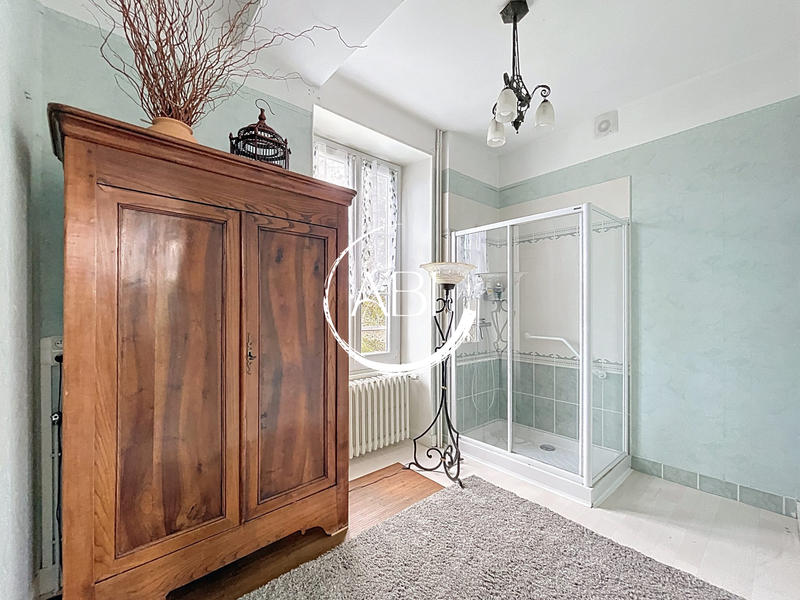 Maison - 200 m² - 11 pièces