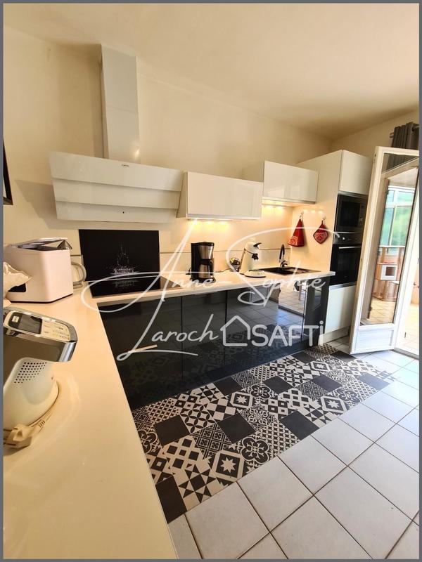 Maison - 92 m² - 4 pièces