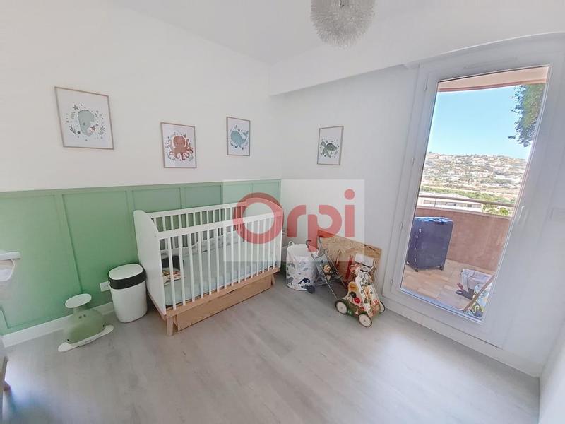 Appartement - 90 m² - 4 pièces