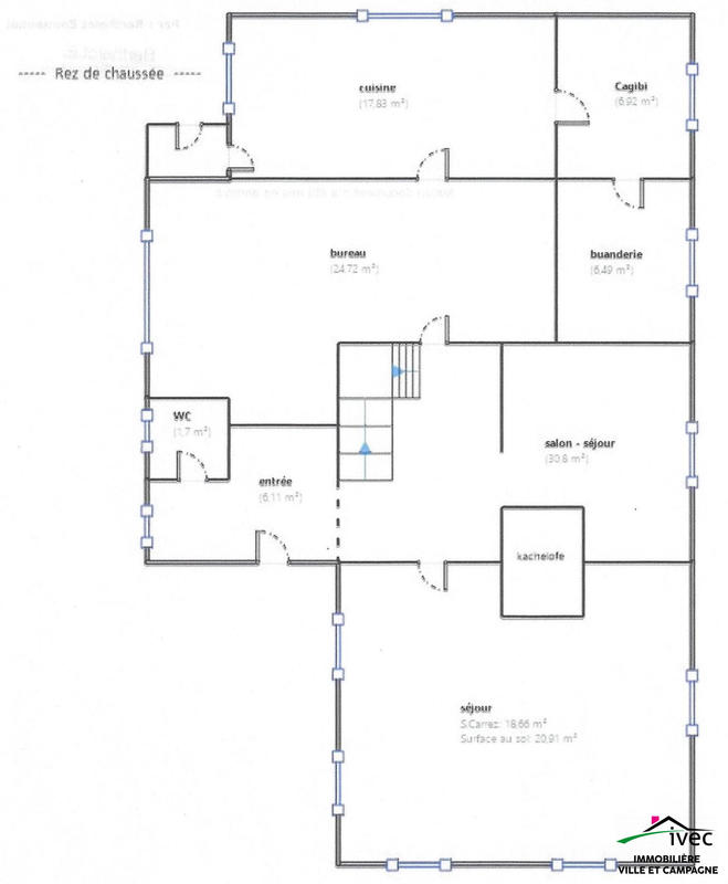 Maison - 238 m² - 8 pièces