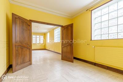 Demeure - 326 m² - 9 pièces