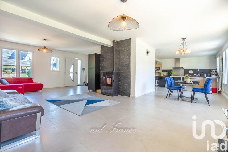 Maison - 230 m² - 8 pièces