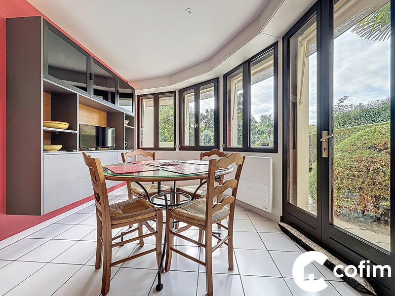 Villa - 238 m² - 6 pièces