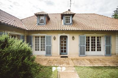 Maison - 282 m² - 9 pièces