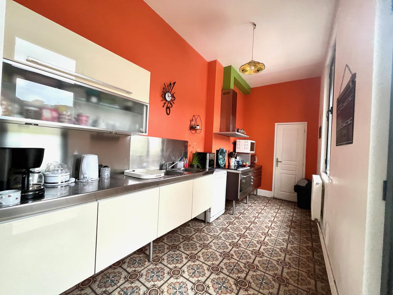 Maison - 310 m² - 12 pièces