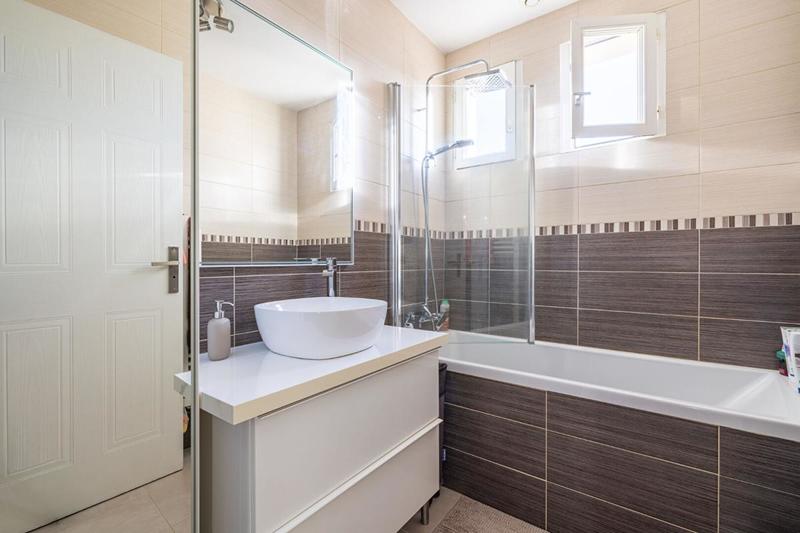 Pavillon - 77 m² - 4 pièces