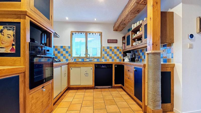 Maison - 330 m² - 9 pièces