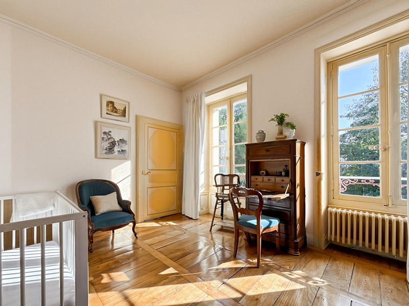 Maison - 320 m² - 12 pièces