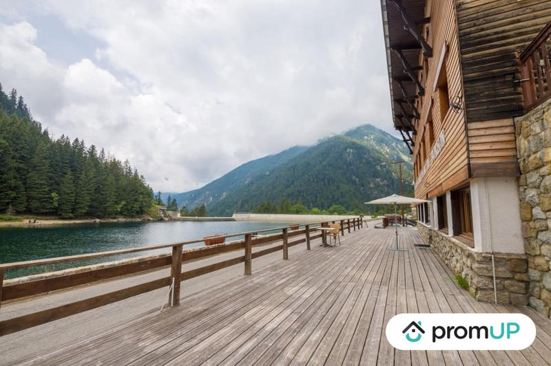 Maison - 600 m² - 17 pièces