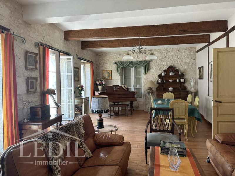 Maison en pierre - 210 m² - 5 pièces