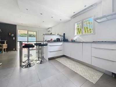 Maison - 151 m² - 5 pièces