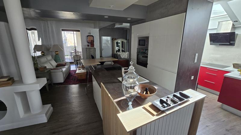 Appartement - 128 m² - 6 pièces