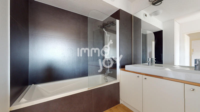 Appartement - 94 m² - 4 pièces