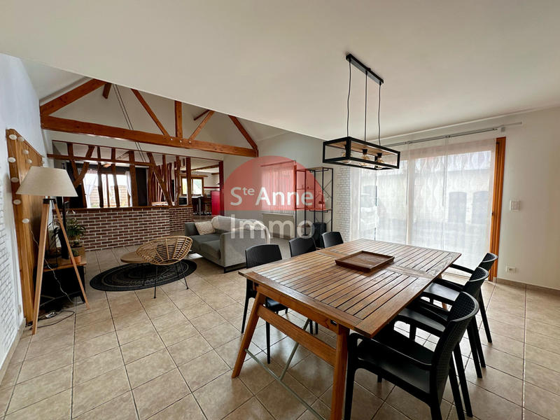 Maison - 210 m² - 8 pièces